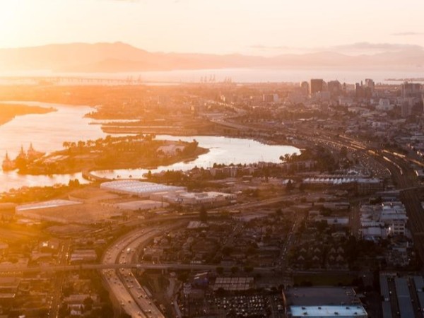 為什么皇迪A2L不銹鋼智能鎖更適合沿海地區(qū)使用？